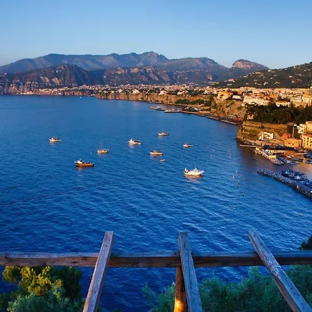 לינה וארוחת בוקר Le Muse סורנטו