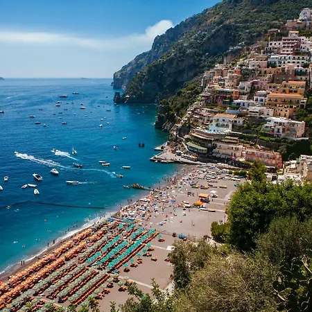 לינה וארוחת בוקר Le Muse 4*